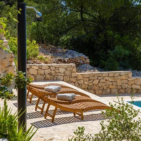 Regina With Heated Pool And Sea View Villa *