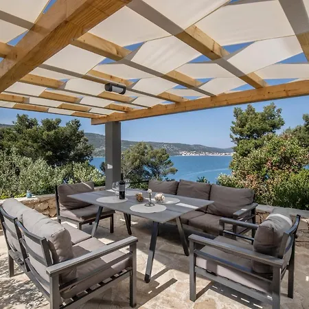 Regina With Heated Pool And Sea View Villa Marina