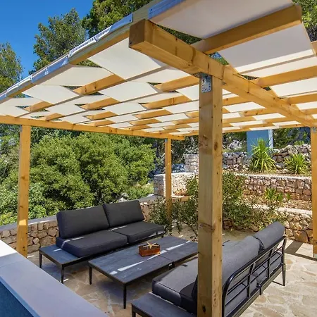 Regina With Heated Pool And Sea View Villa *