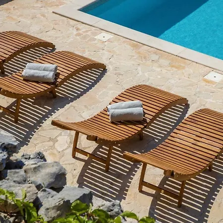 Regina With Heated Pool And Sea View Marina