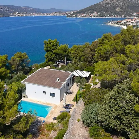 Regina With Heated Pool And Sea View Villa Marina