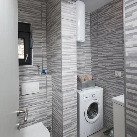 Regina With Heated Pool And Sea View