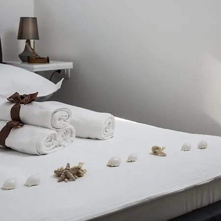 Regina With Heated Pool And Sea View Villa