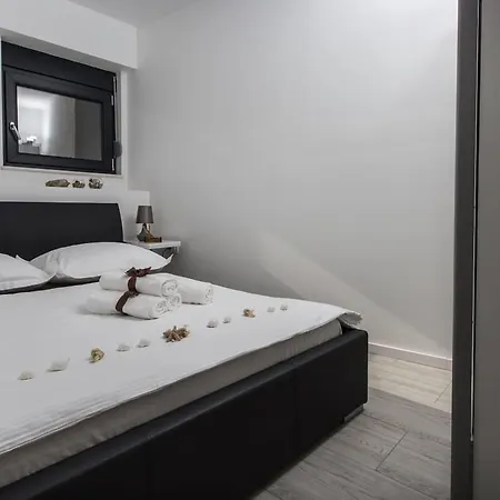 Regina With Heated Pool And Sea View Villa Marina