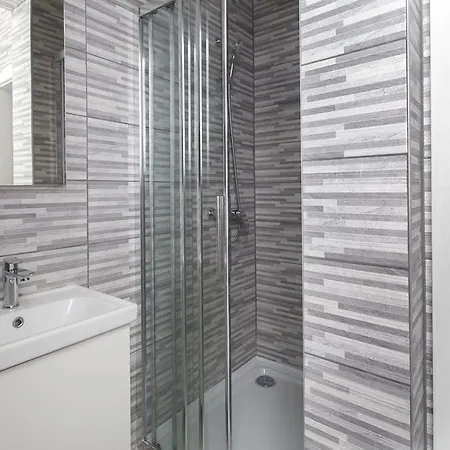 Regina With Heated Pool And Sea View