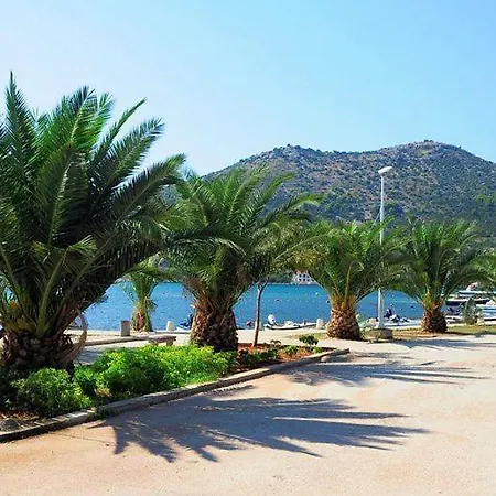 Regina With Heated Pool And Sea View Villa *