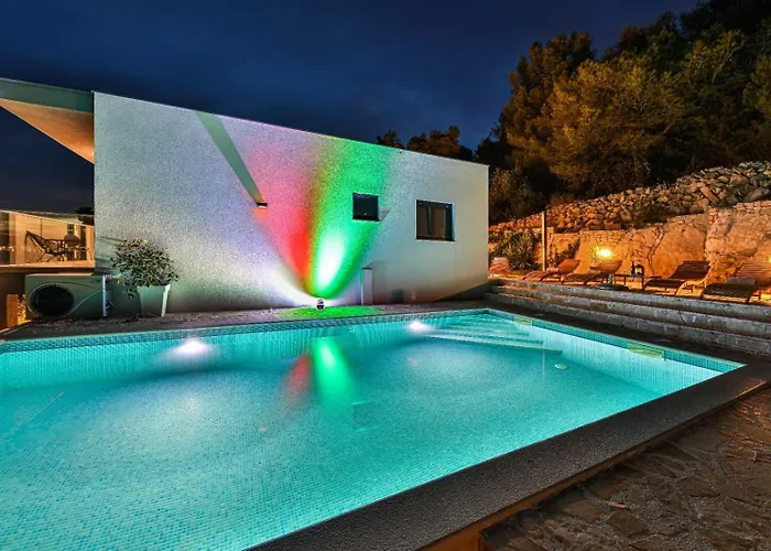 Regina With Heated Pool And Sea View Villa Marina