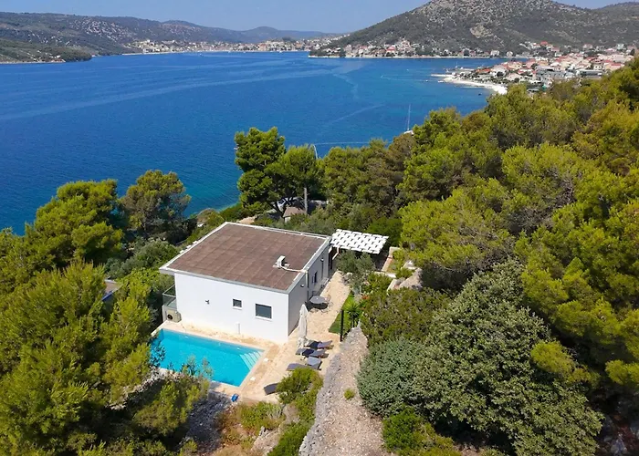 Regina With Heated Pool And Sea View Villa Marina
