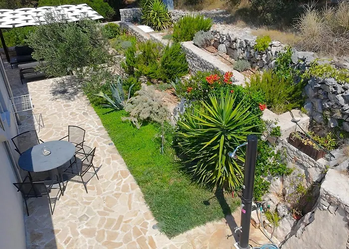 Villa Regina With Heated Pool And Sea View Marina
